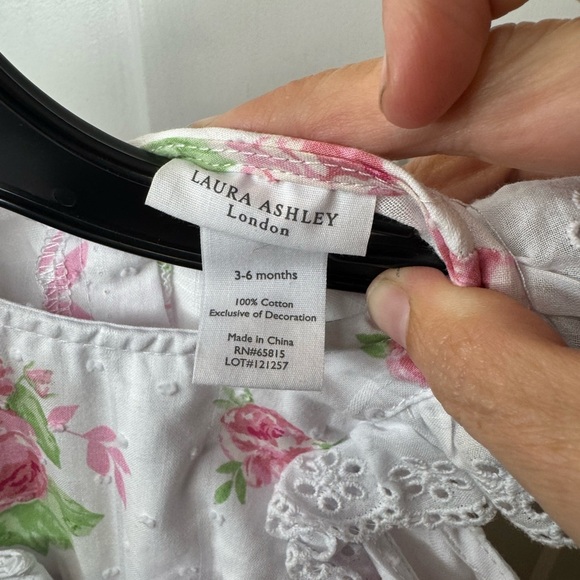 Laura Ashley London 3-6 month pink floral one piece with snap closure K1.2 - Picture 6 of 8